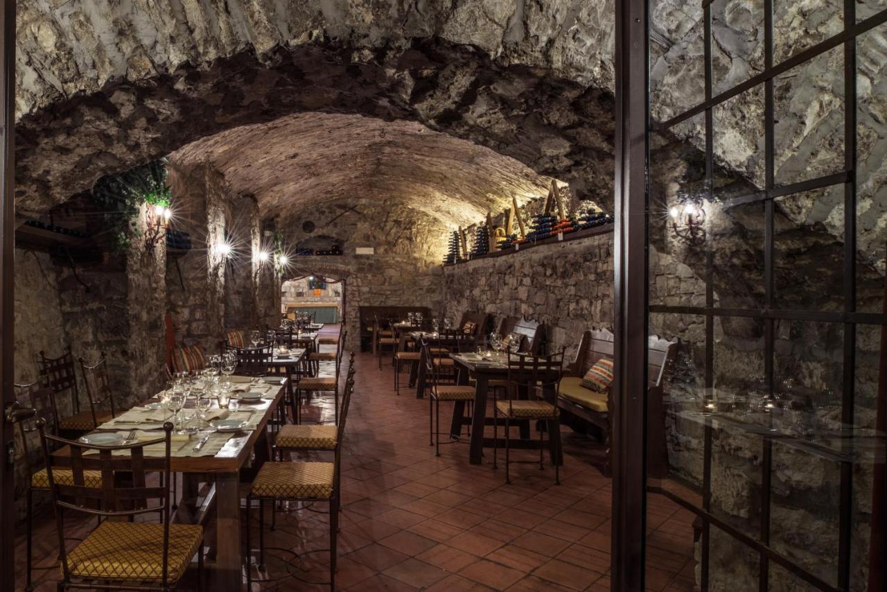 Castello Di Spaltenna Exclusive & Hotel